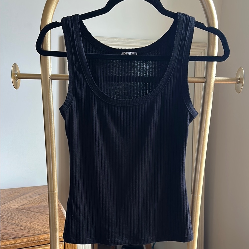 FREE PEOPLE intimately black ribbed women’s tank top (size small) ✨